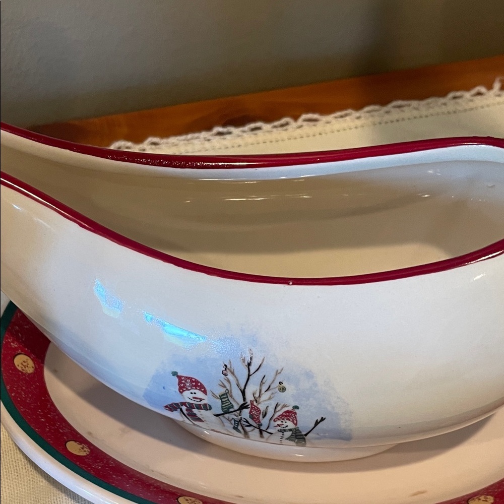 Festive Ceramic Tableware Set with Snowman Design - Picture 4 of 5